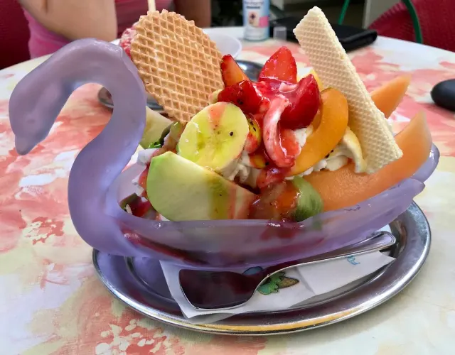BookNoFees: Heladería – Sagui Eiscafe – Wetter (Ruhr) – Bienvenidos a la heladería, foto 2