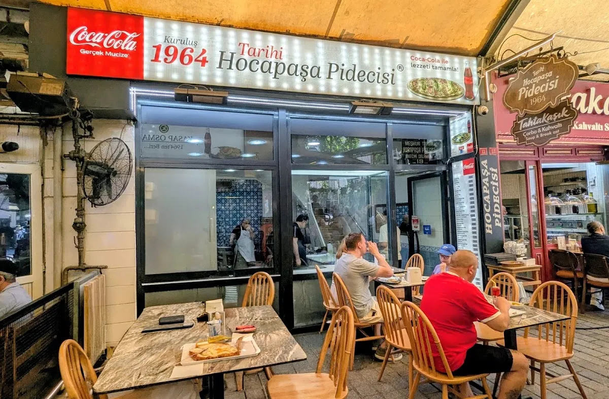 BookNoFees: Restaurante – Hocapaşa Pidecisi – Istanbul – La panadería Hocapaşa, foto 1