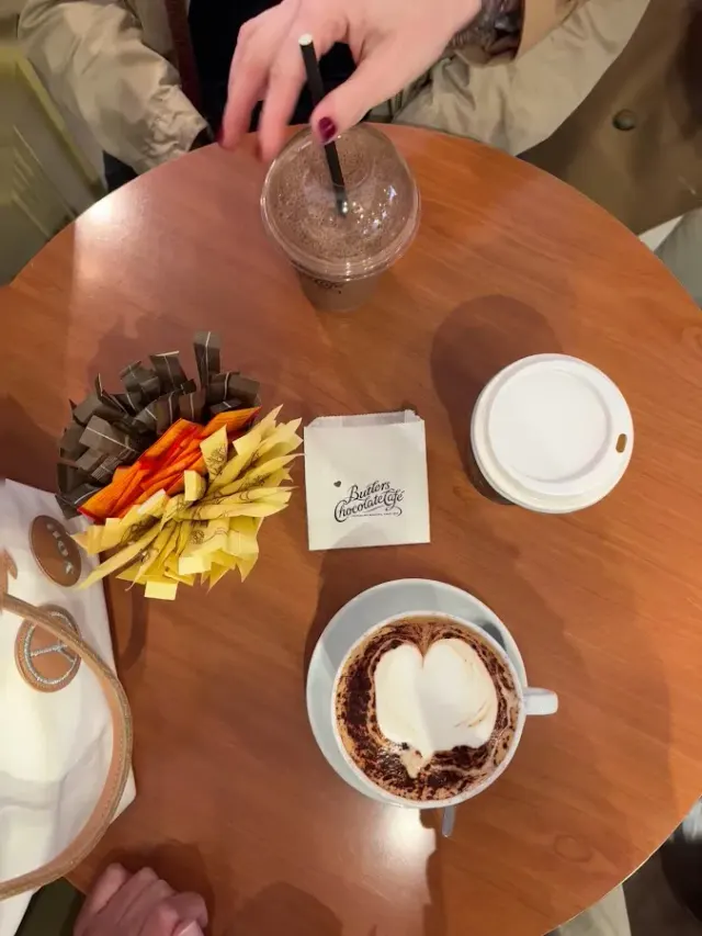 BookNoFees: Cafetería – Butlers Chocolate Café – Dublin – Butlers Chocolate Café, foto 3