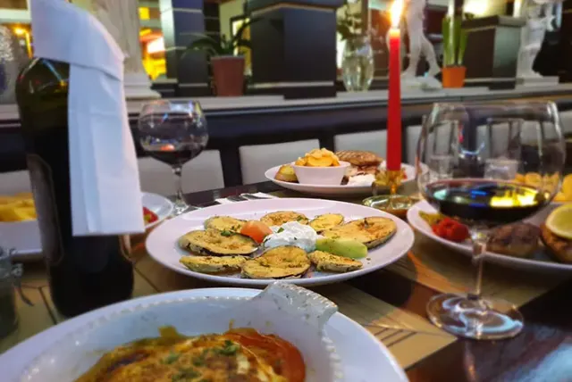 BookNoFees: Restaurante – Pathos – Berlin – Patetismo, foto 2