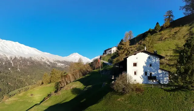 BookNoFees: Vacaciones por encima de las nubes de la rutina diaria – Sta.Maria Val Müstair