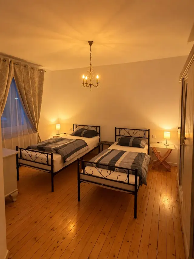 BookNoFees: alojamiento de vacaciones en Sundern – Habitación tranquila en un departamento bien cuidado con estacionamiento