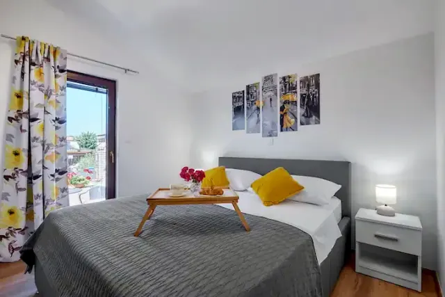 BookNoFees: alojamiento de vacaciones en Pula – Lindo departamento de 2 habitaciones «Suzi» en Pula, excelente ubicación