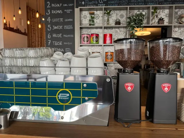 BookNoFees: Heladería – Linos Eis & Café – Bad Sassendorf – Linos Eis & Café, foto 2