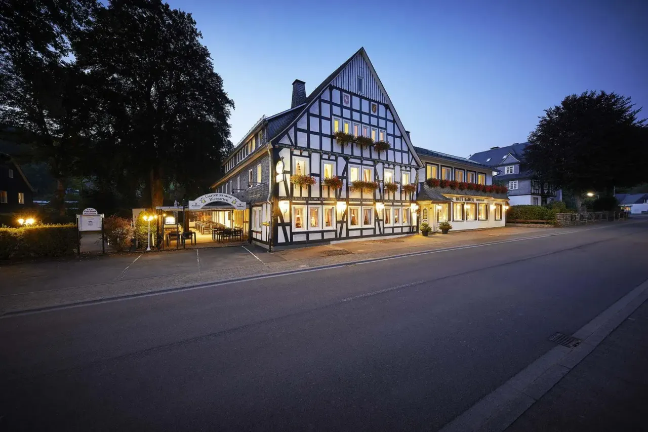 BookNoFees: Restaurante – Hotel Haus Rameil – Lennestadt – Hotel Haus Rameil, foto 1