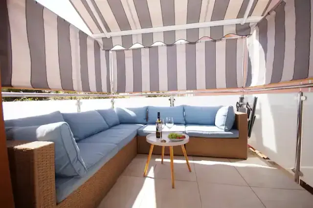 Departamento de 2 habitaciones en un edificio antiguo en el centro de Pula, Pula