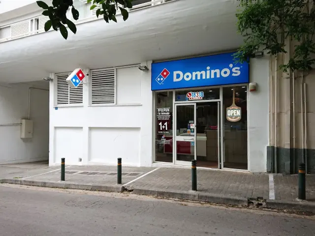 BookNoFees: Domino's, Athens