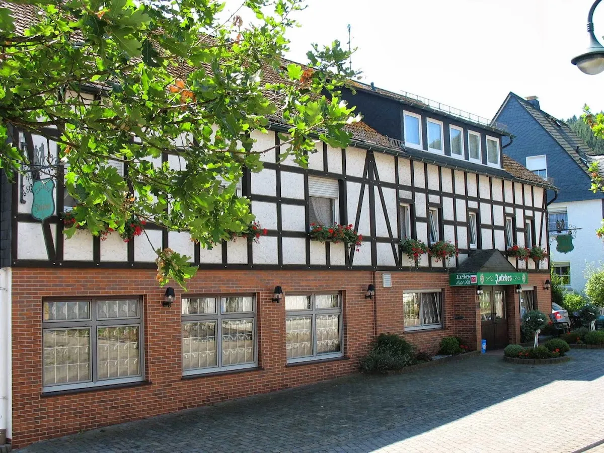 BookNoFees: Restaurante – Gasthof Jokebes – Netphen – Posada Jokebes, foto 1