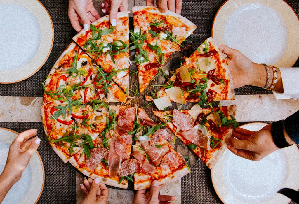 BookNoFees: Bar de tapas – Almond Pizza – Bucharest – Pizza de almendras, foto 1