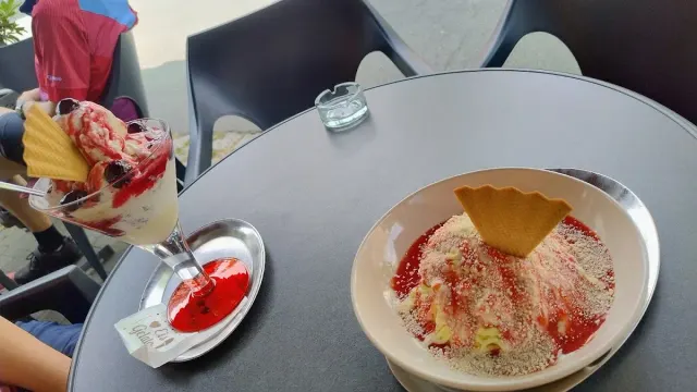 BookNoFees: Restaurante – Eiscafé Campino – Schmallenberg – Eiscafé Campino, foto 2