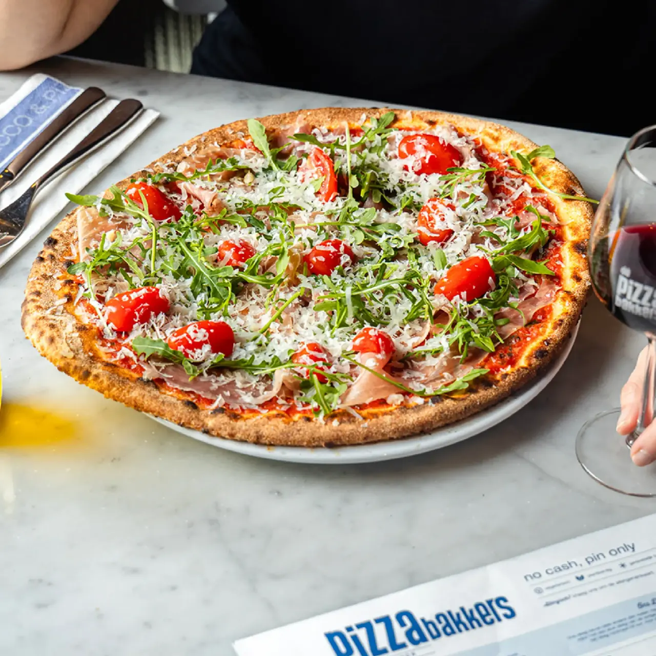 BookNoFees: Bar de tapas – De Pizzabakkers To Go – Amsterdam – Los Pizzeros To Go, foto 1