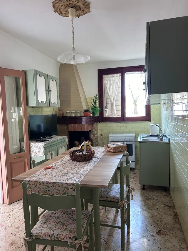 BookNoFees: alojamiento de vacaciones en MAGLIE – Casa de vacaciones «Il Giardino Segreto» con chimenea