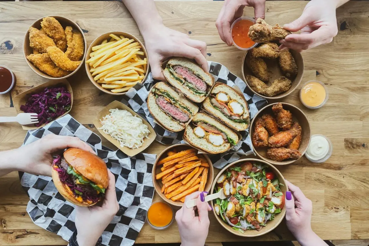 BookNoFees: Bar de tapas – Black Cat Burgers – Warsaw – Black Cat Burgers, foto 1