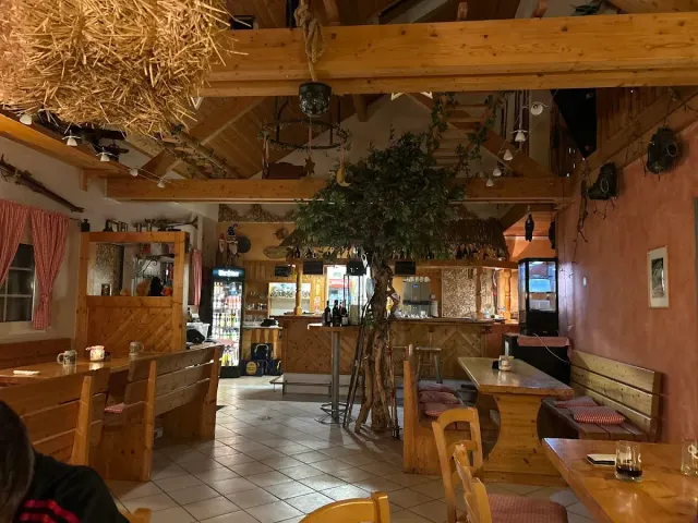 BookNoFees: Schloßberg-Alm, Medebach
