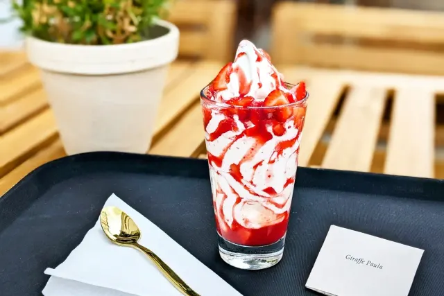 BookNoFees: Heladería – Märcheneis – Plettenberg – Helado de cuento de hadas, foto 2