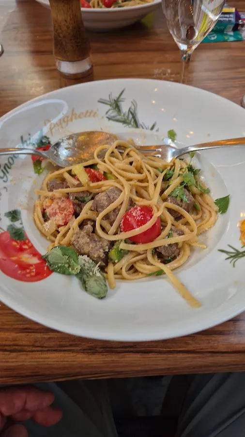BookNoFees: Restaurante – Bänksken – Hattingen – La luz de la mesa, foto 3