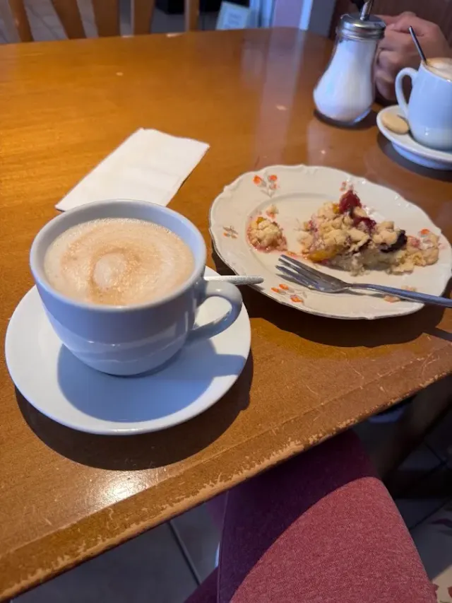 BookNoFees: Restaurante – Oma's Cafe – Werne – El Café de la Abuela, foto 2