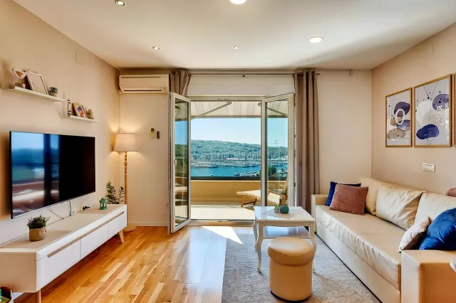 BookNoFees: alojamiento de vacaciones en Pula – Departamento Sanja con vista al mar y dos recámaras en Pula