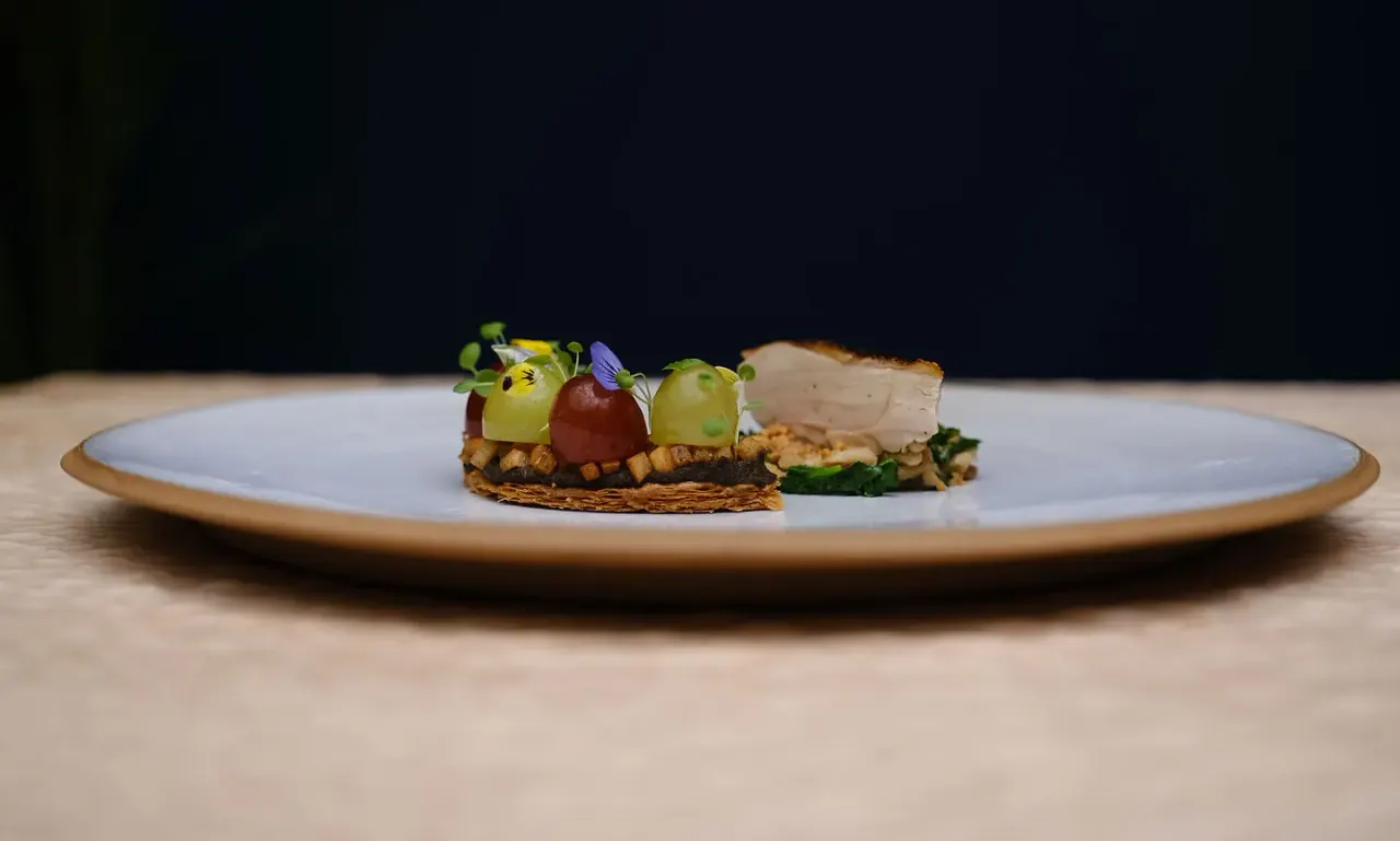 BookNoFees: Restaurante – Erh - Ryuichi Utsumi – Paris – Erh - Ryuichi Utsumi, foto 1
