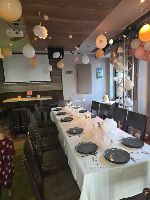 BookNoFees: Restaurante – Fasskeller unfassbar – Attendorn – Una bodega de barriles increíble, foto 3