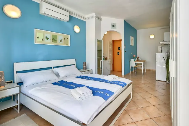 BookNoFees: alojamiento de vacaciones en Pula – Precioso estudio para 2 personas con Wi-Fi