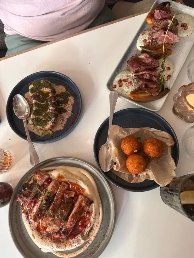 BookNoFees: Restaurante – Delamina East – London – Delamina Este, foto 2