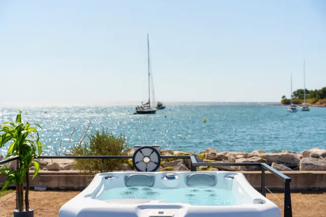BookNoFees: alojamiento de vacaciones en Novigrad – Luxury Sea House Pearl Infinity – Casa flotante exclusiva en Novigrad
