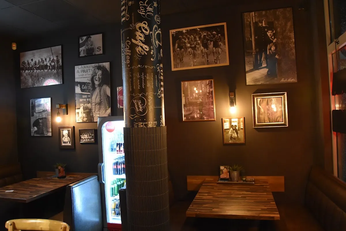 BookNoFees: Restaurante – Chicago's Pizza – Warsaw – La pizza de Chicago, foto 1