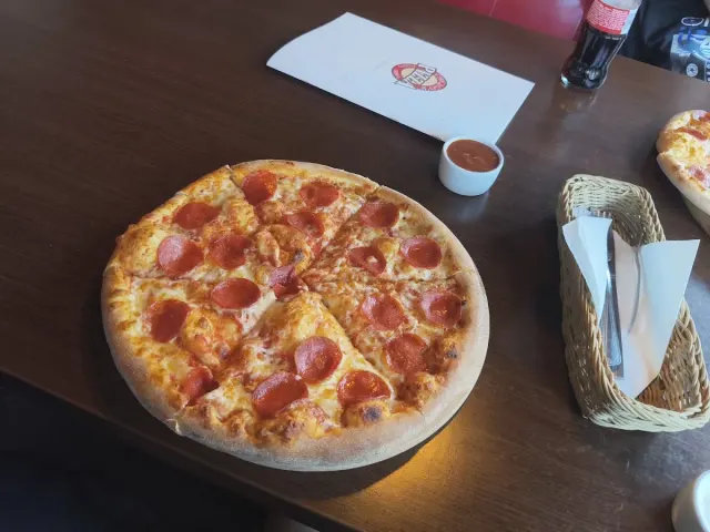 BookNoFees: Restaurante – Chicago's Pizza – Warsaw – La pizza de Chicago, foto 2