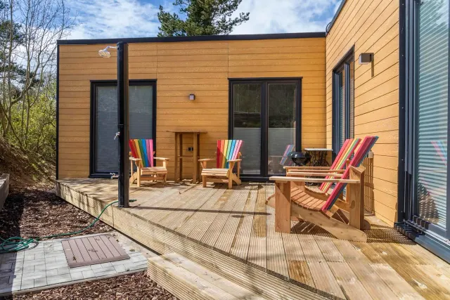 BookNoFees: Una casita tranquila con jardín y terraza – Brekendorf
