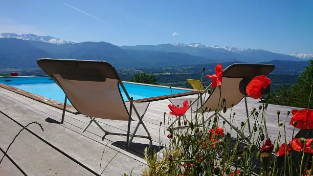 BookNoFees: Alquiler con encanto para 2 personas con piscina en Saboya – St Pierre D'albigny