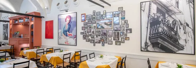 BookNoFees: Regina-Margherita, Vienna