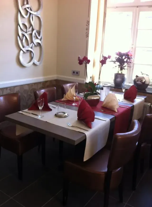 BookNoFees: Restaurante – Haus Drei Könige – Balve – Casa de los Reyes Magos, foto 2