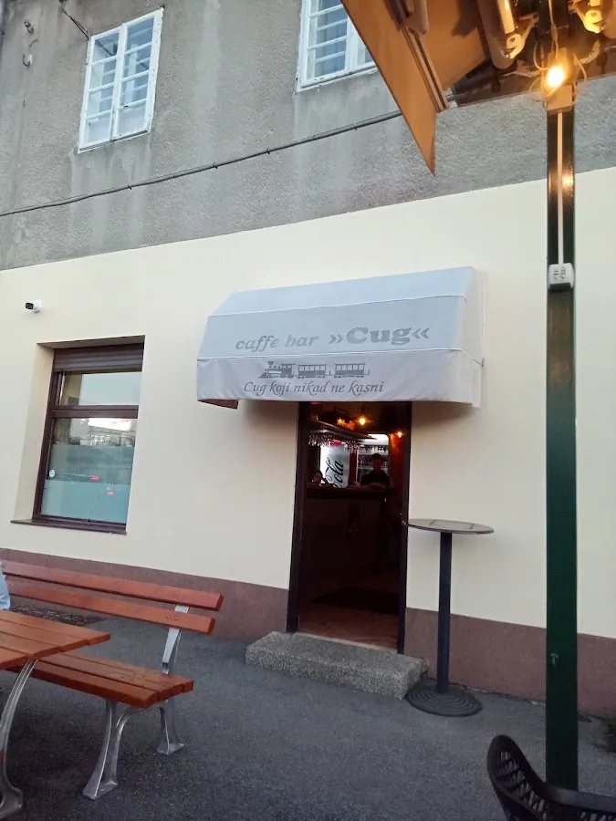 BookNoFees: Cafetería – Cug – Zagreb – Para cortar, foto 1