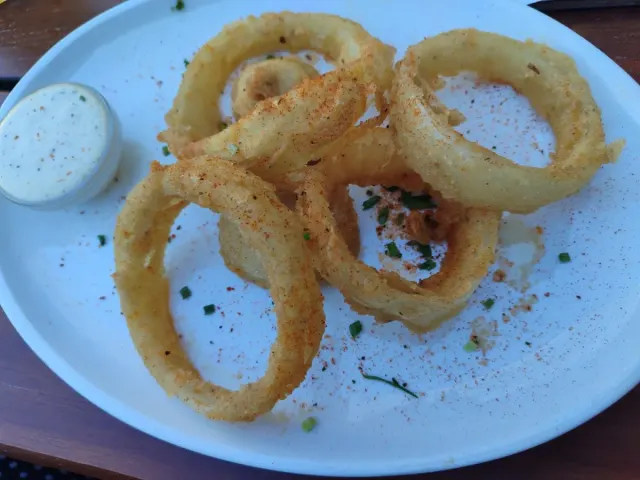 BookNoFees: Restaurante – BeAbout – Bratislava – Be About, foto 2