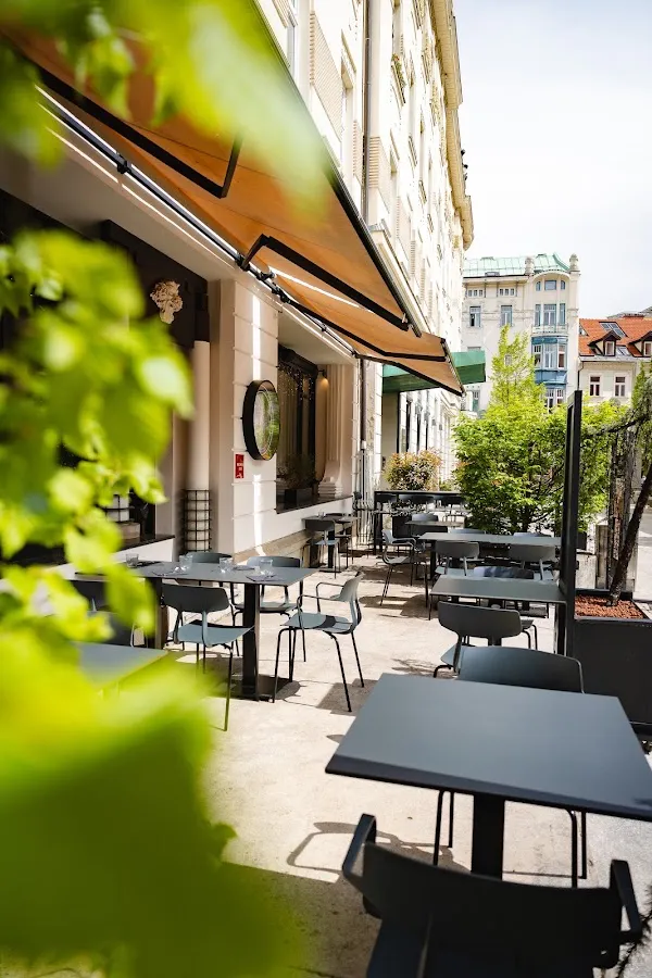 BookNoFees: Restaurante – Aftr – Ljubljana – Después de, foto 1